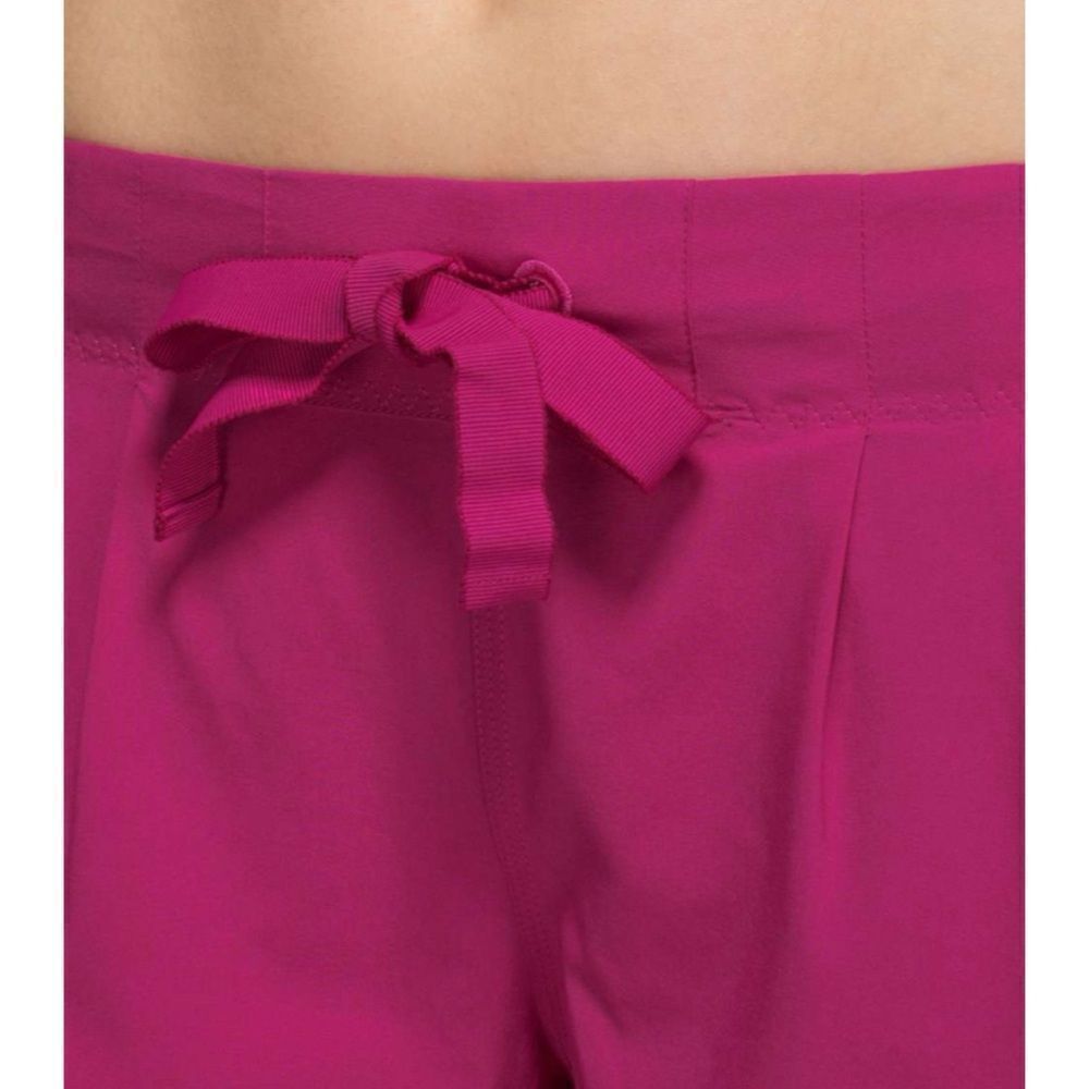 Lululemon Spring Break Away Short *4-way Stretch 3"
Jewelled Magenta Size 10 - Picture 4 of 9